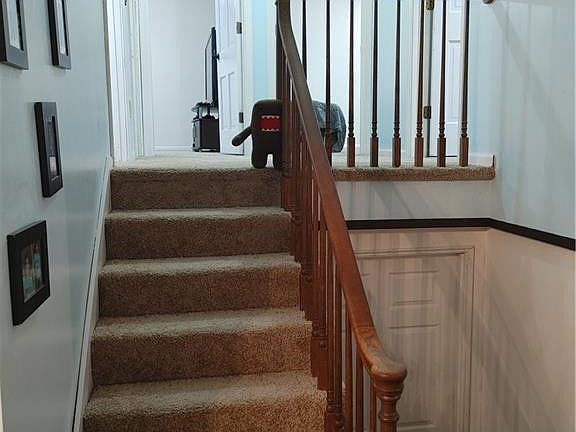 3rd image of 2157 Hawthorne Dr