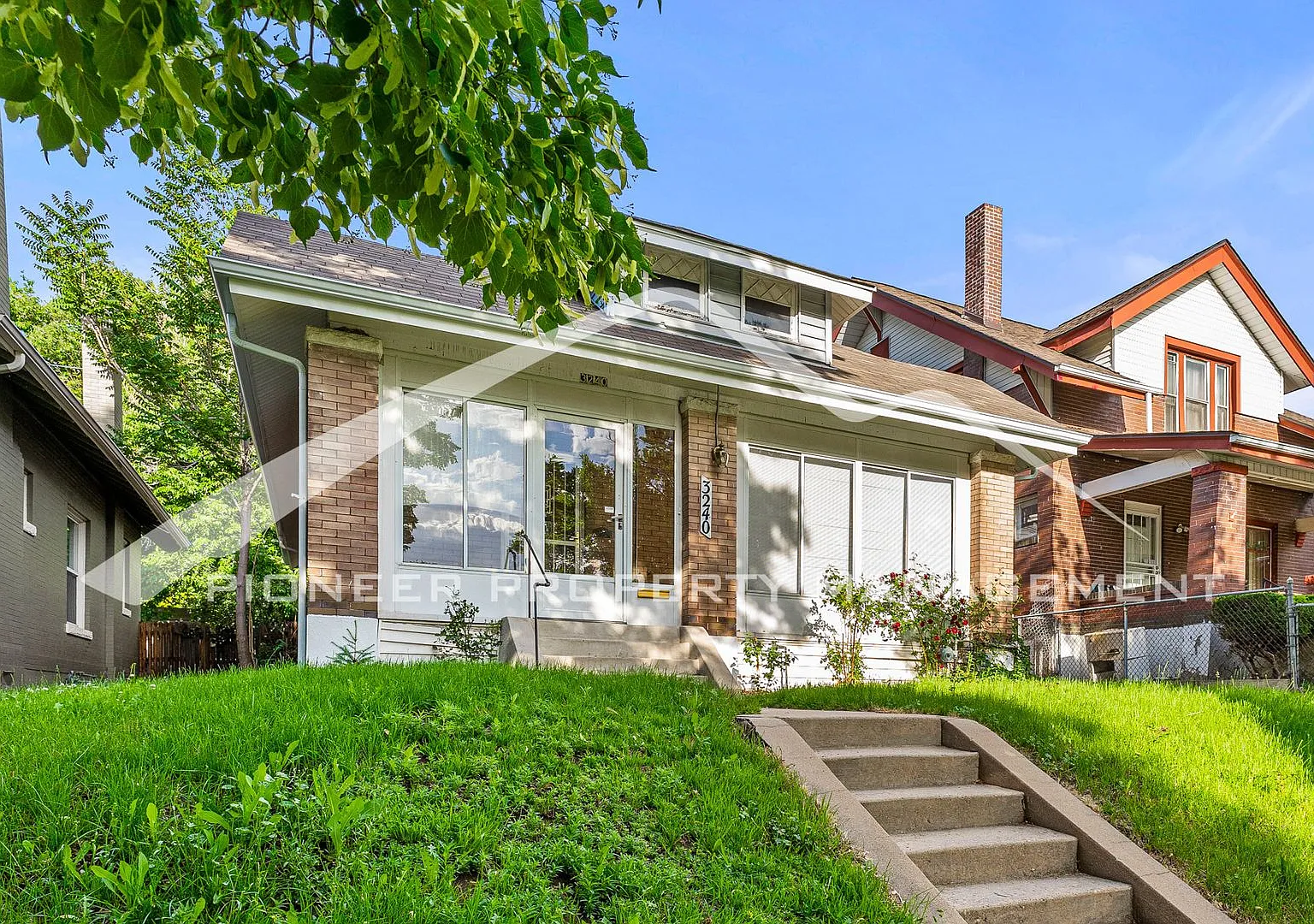 Single Family Home with 2 Car Garage and Central Air! — Photo 1