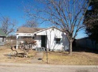 1011 Clark St, Marlin, TX 76661