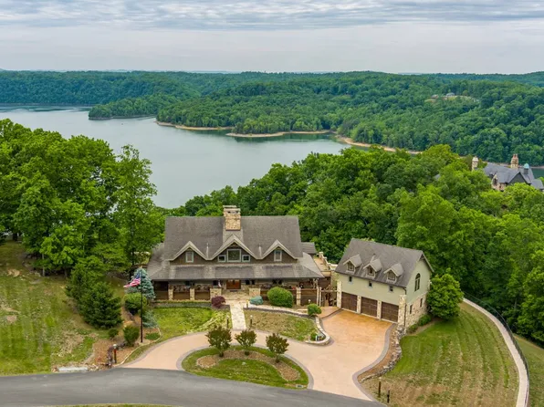 300 Eagle Point Dr, Albany, KY 42602