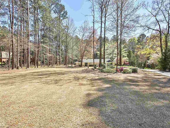 2nd image of 230 Patricia Ln