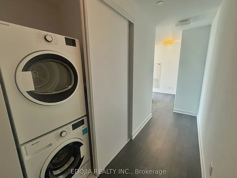 3 Gloucester St #3502 — Photo 1