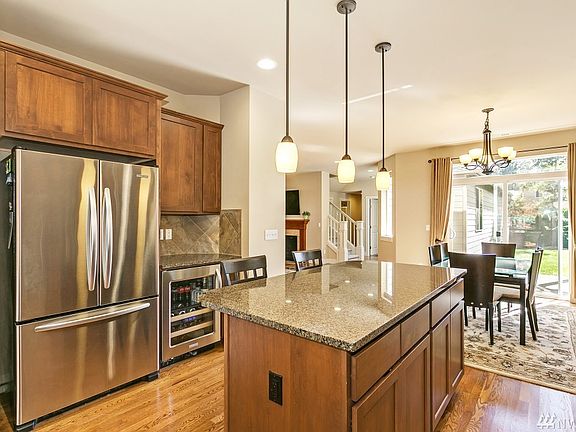 5th image of 10839 243rd Ave NE