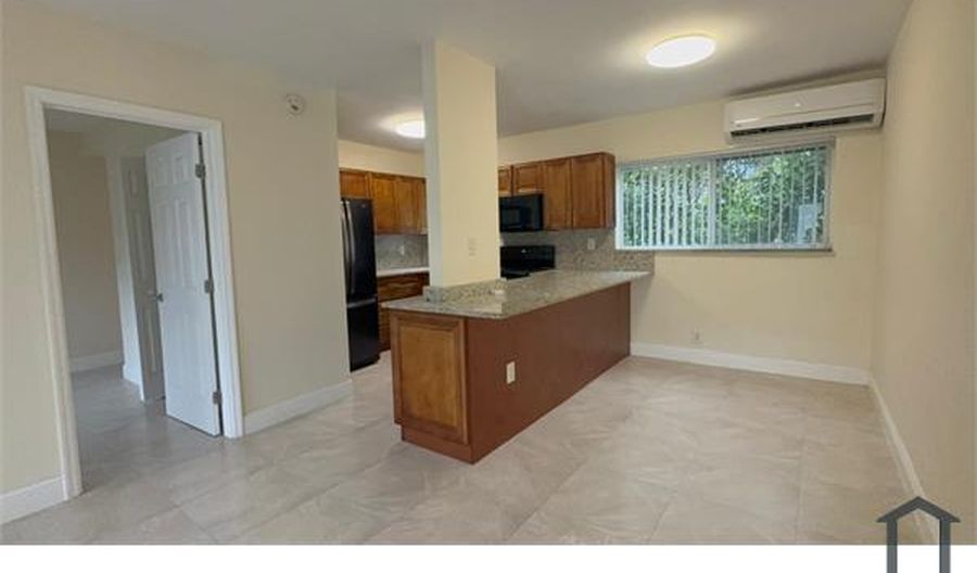 2217 NE 2nd St APT 3, Pompano Beach