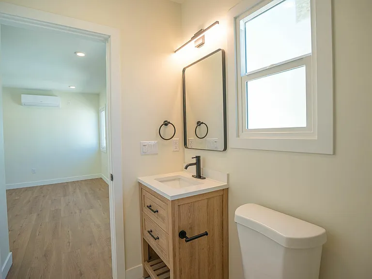 1038 S Westmoreland Ave #2 — Photo 8