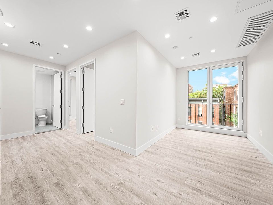 1st image of 948 Bergen St #3B