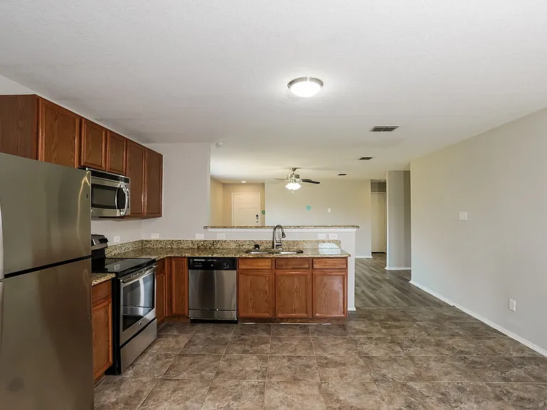 1520 Castle Ridge Rd — Photo 8