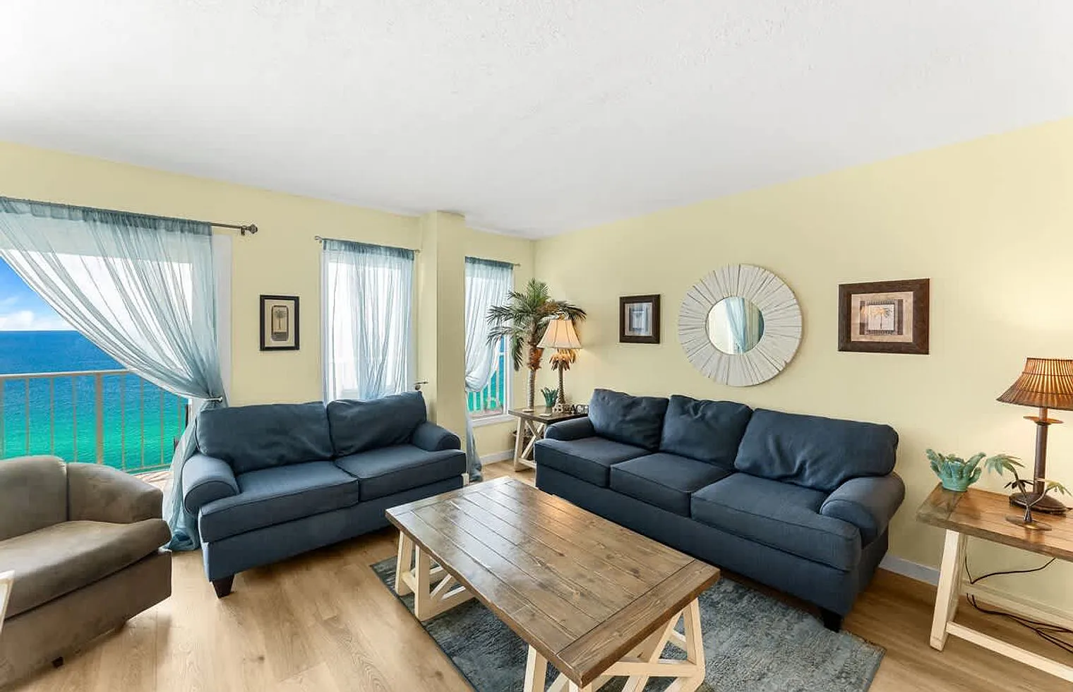 3 bed, 3.0 bath, 1528 sqft, $2,757 — Photo 4