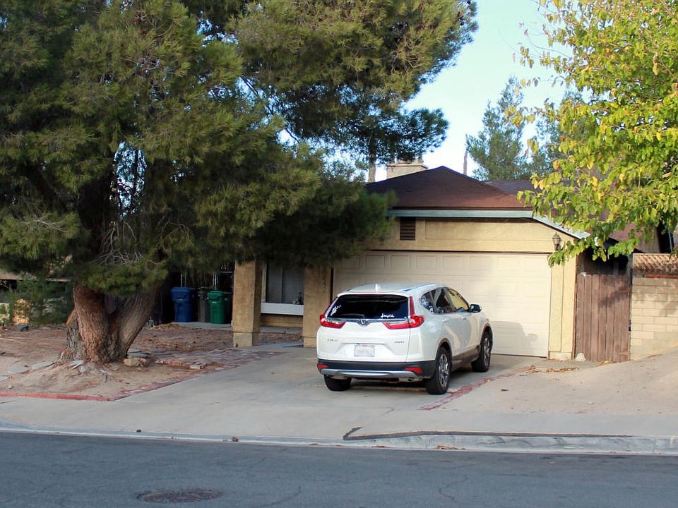 2nd image of 36842 Desert Willow Dr