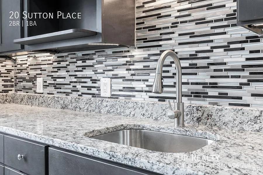 2 bed, 950 sqft, $2,100 — Photo 3