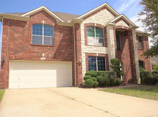 900 Redbud Rd, Burleson, TX 76028