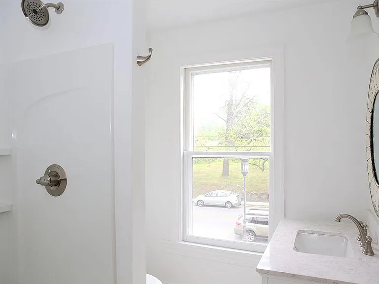 126 Tate St #C — Photo 7