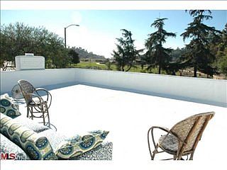 3rd image of 2350 Silver Lake Blvd