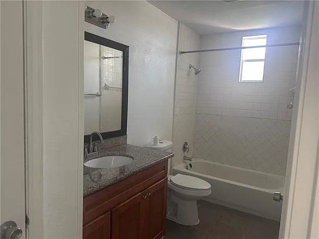 218 N Elm St #C — Photo 5