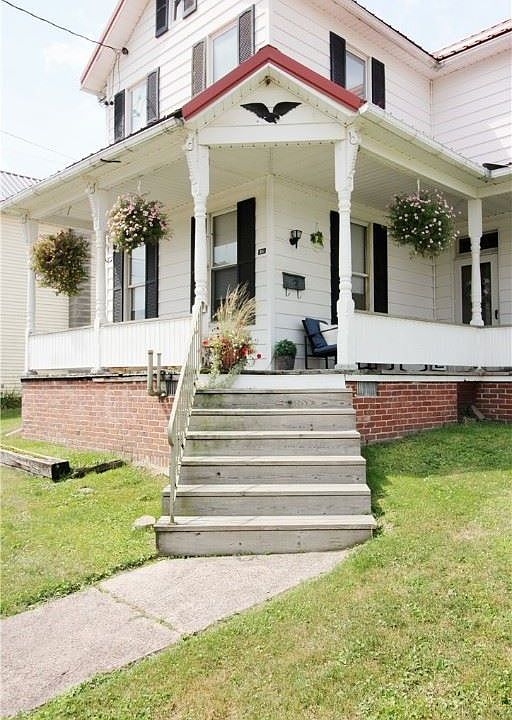 1st image of 851/851R Broadway St