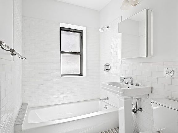5th image of 77 Eastern Pkwy APT 3D