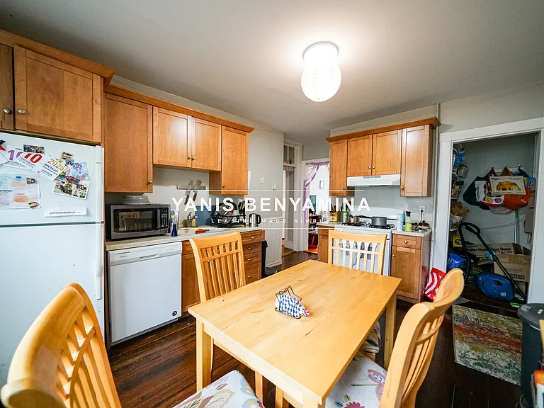 21 Sparks St — Photo 5