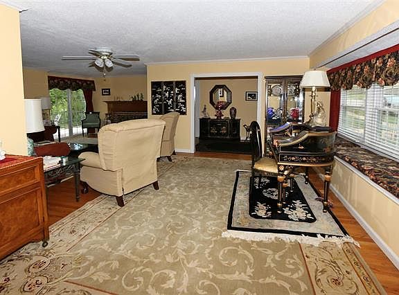 4th image of 4543 Braungate Dr