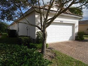 4th image of 9860 SW Glenbrook Dr