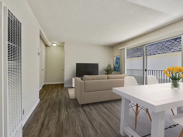 Blackford Apartments — Photo 2