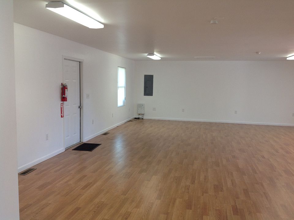 1st image of 900 5th St