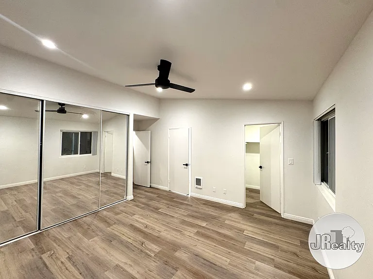 Village Townhomes — Photo 18