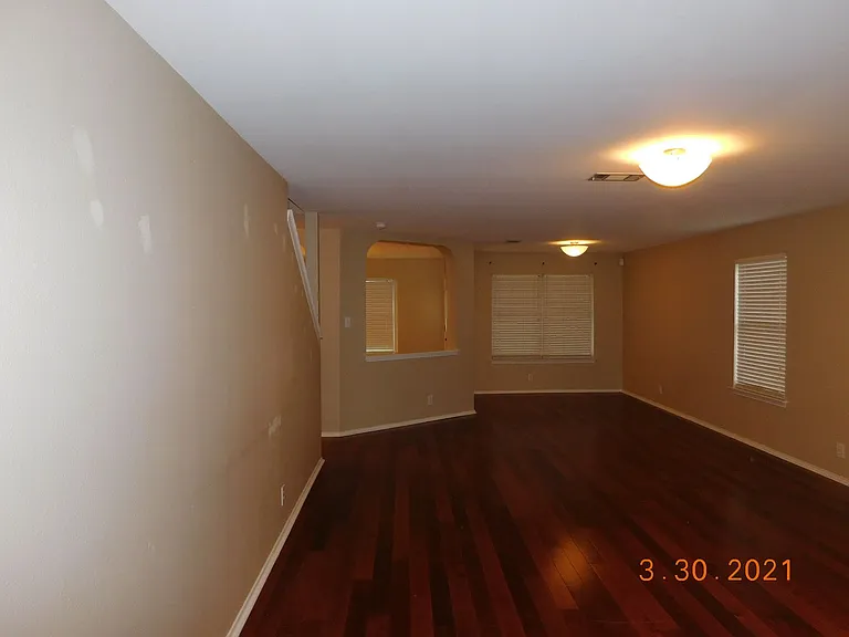 8926 Valhalla — Photo 2