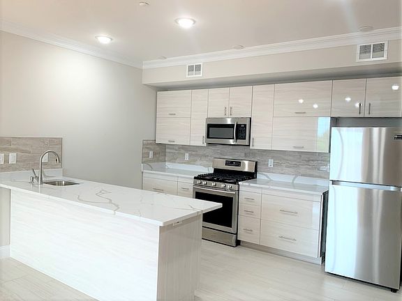 4th image of 3222 John F Kennedy Blvd #3L