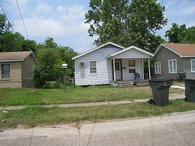 1st image of 923 Gulf St