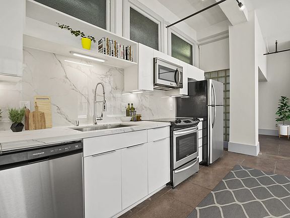 3rd image of 121 E 6th St #4277359
