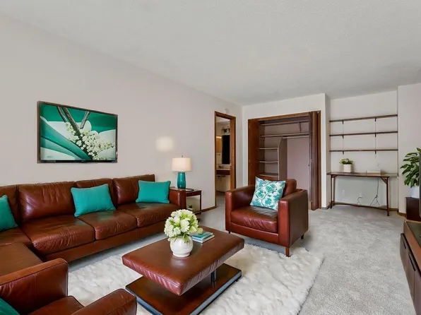 939 11th Ave S APT 8, Hopkins, MN 55343