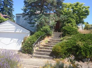 2552 28th Ave W, Seattle, WA 98199