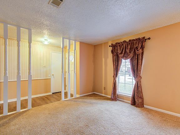 5th image of 6926 Fox Knoll Ln