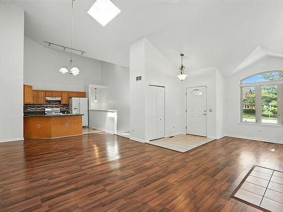 5th image of 22054 Jordan Ln