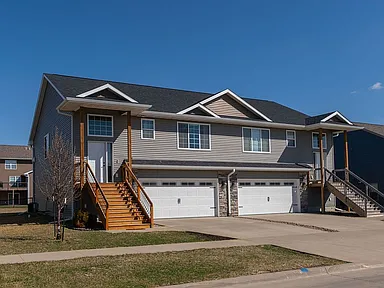 910 Hillside Dr — exterior photo