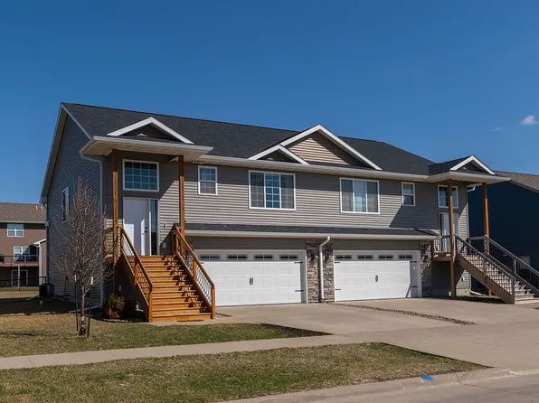 910 Hillside Dr, Tiffin, IA 52340