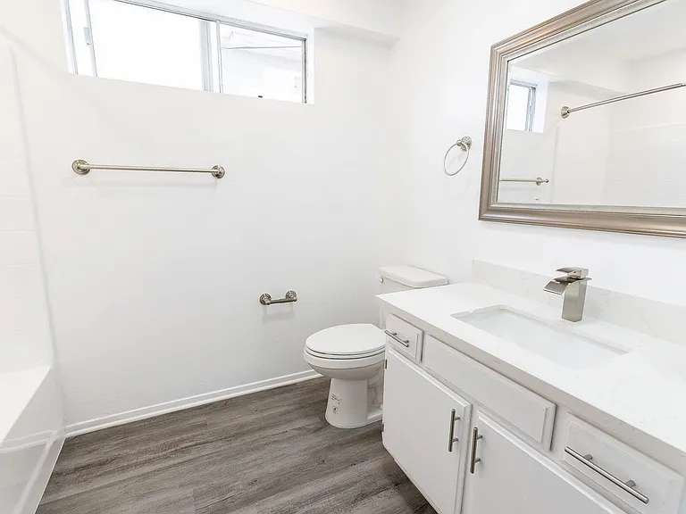 4444 Ensign Avenue — Photo 38