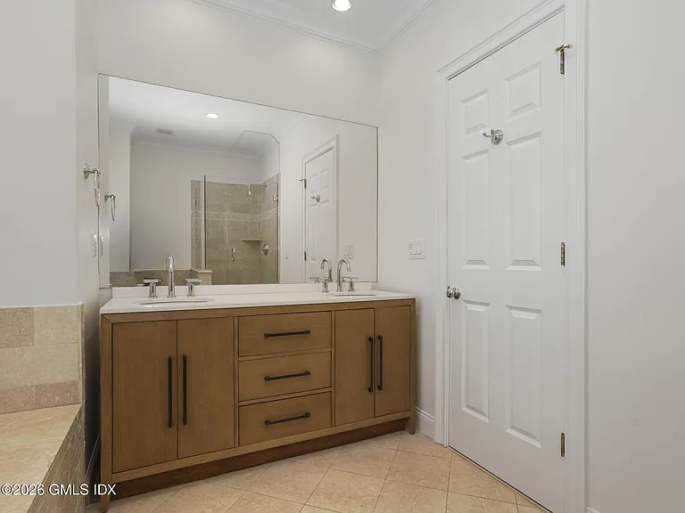 147 Holly Hill Ln #9 — Photo 16