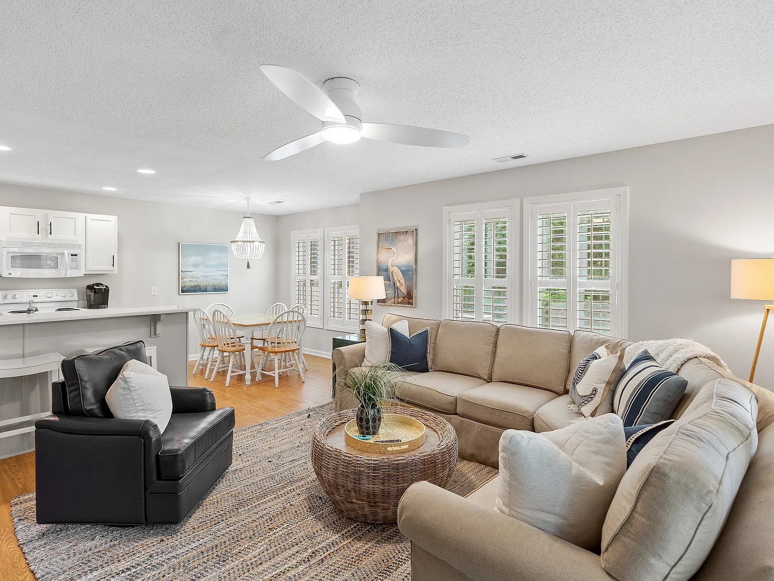 1 bed, 895 sqft, $2,200 — Photo 4