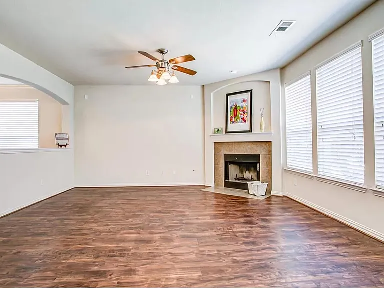 1208 Shamrock Dr — Photo 6