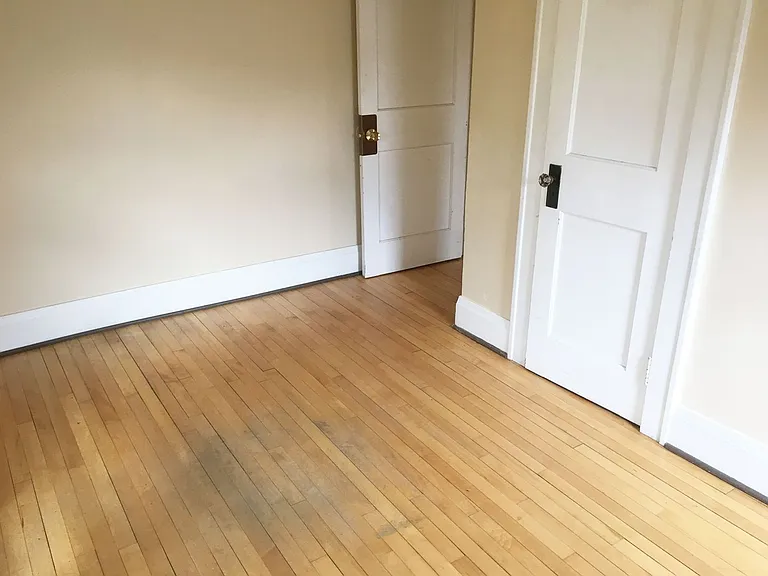 605 E Thomas St — Photo 20