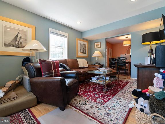 3rd image of 4852 Bradley Blvd #224