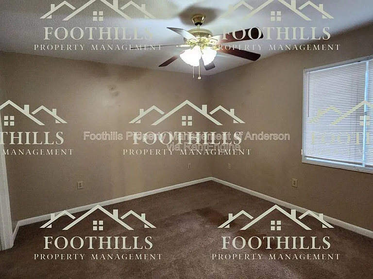 1011 Northlake Dr — Photo 12