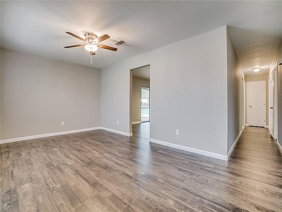 4th image of 208 N Bernice Dr