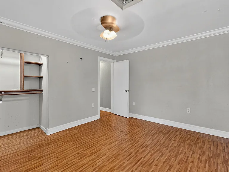 1005 Selkirk St — Photo 24