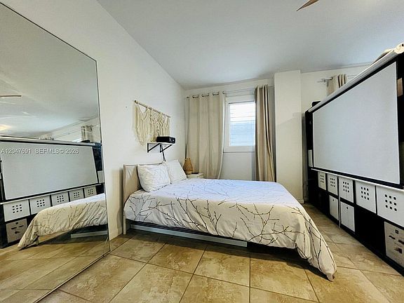 4th image of 842 Meridian Ave APT 2F