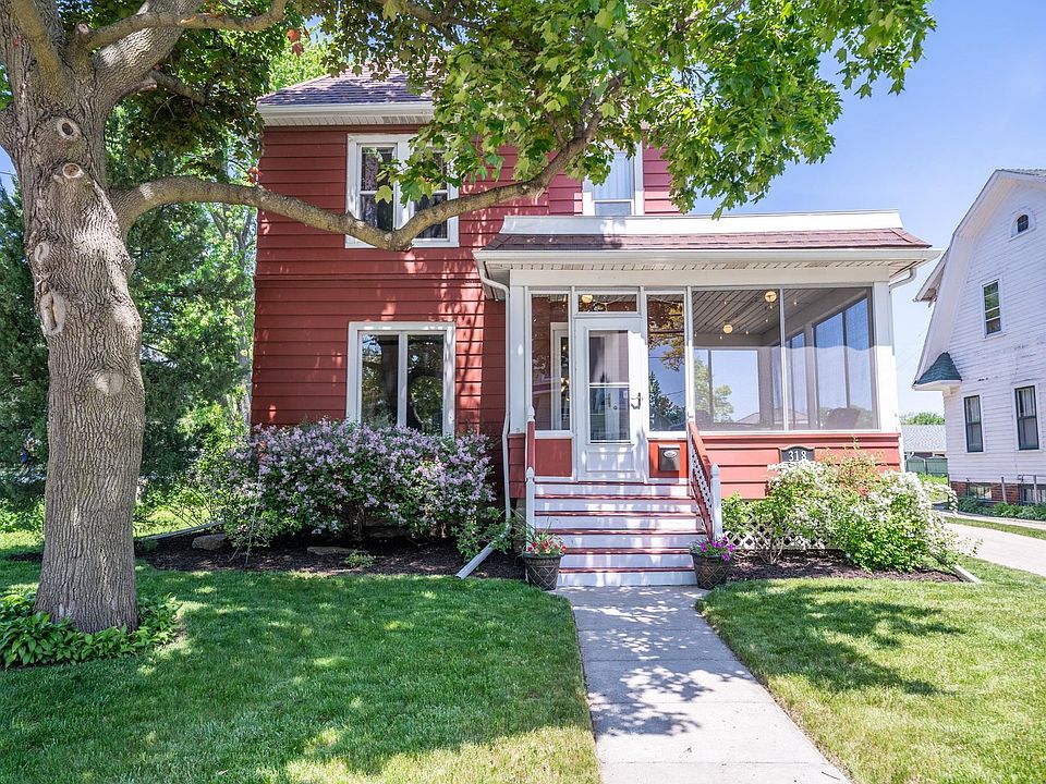 318 W New York Ave, Oshkosh, WI 54901 Zillow
