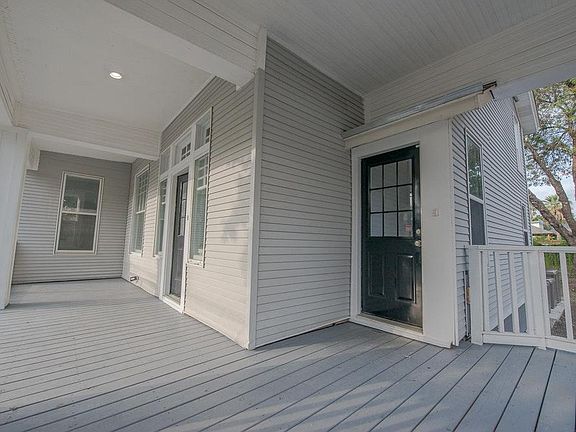 Private entrance for Units 2 and 3.