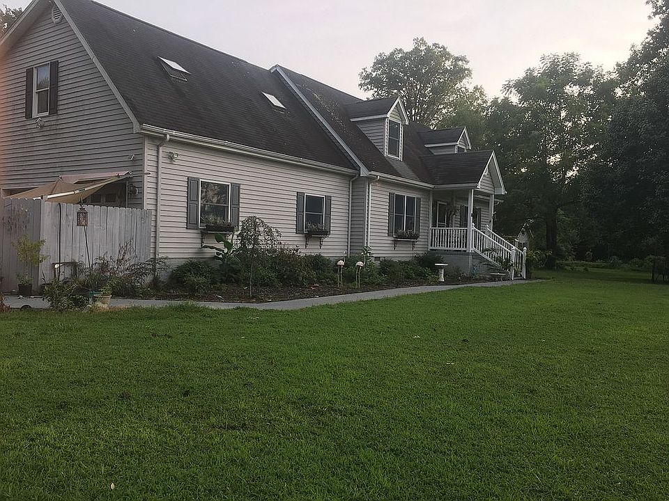 1st image of 1118 Seatons Ln