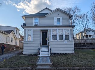 318 Oak St, Waukegan, IL 60085